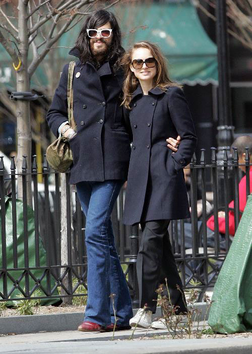Devandara is dating Natalie Portman 